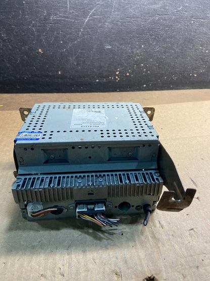 2004 2005 Mitsubishi Endeavor AM/FM/CD/MP3 Radio Head Unit Receiver Y7453 DG4