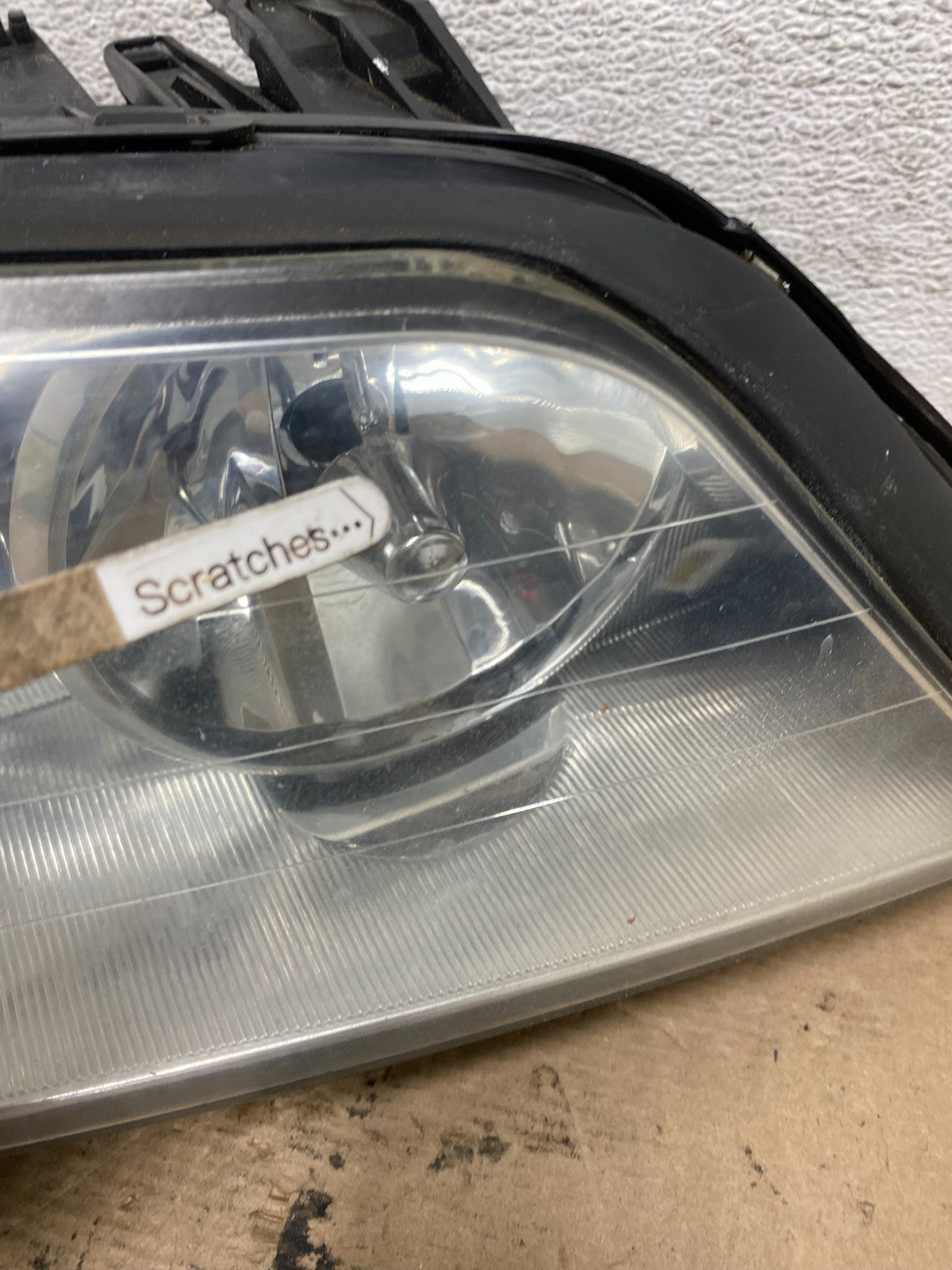 2005 to 2011 Lincoln Town Car Right Passenger Rh Side Headlight AF4721 DW3