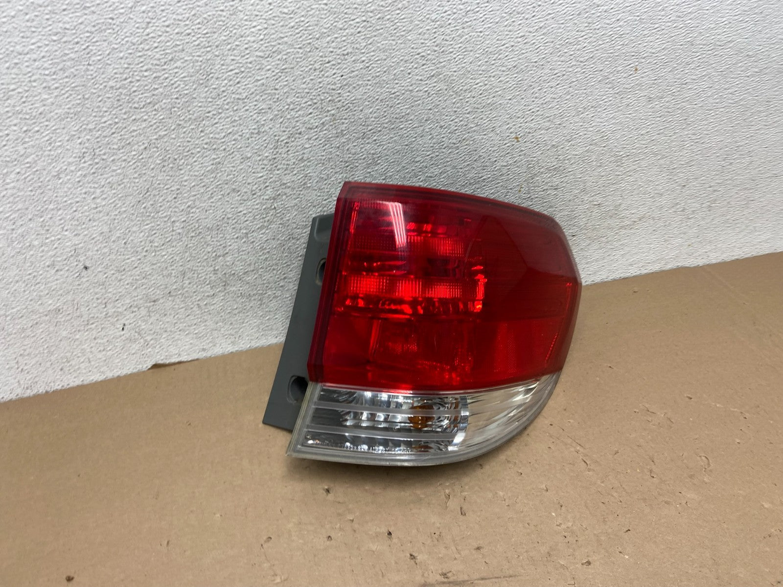 2008 2009 2010 Honda Odyssey Right Passenger Side Tail Light AG41042