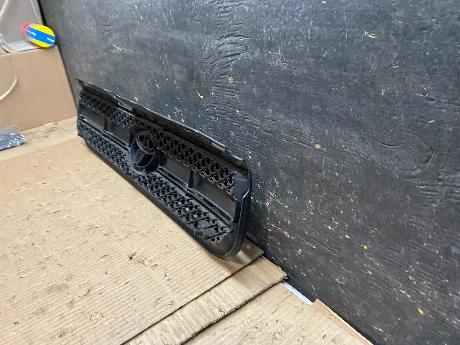 2004 2005 Toyota RAV4 Front Upper Grill Grille DG1 Oem W6157 DG4