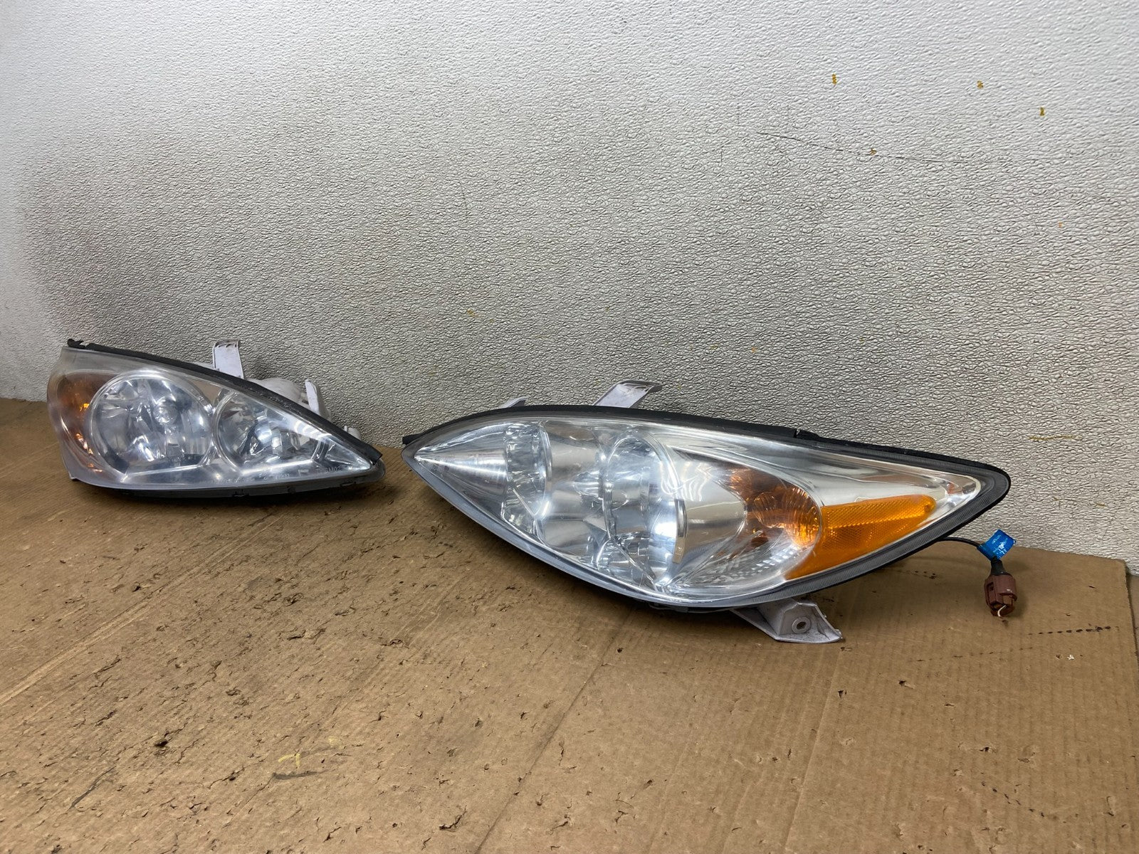 2002 2003 2004 Toyota Camry Left+Right Set Side Halogen Headlights AA8532 DW1