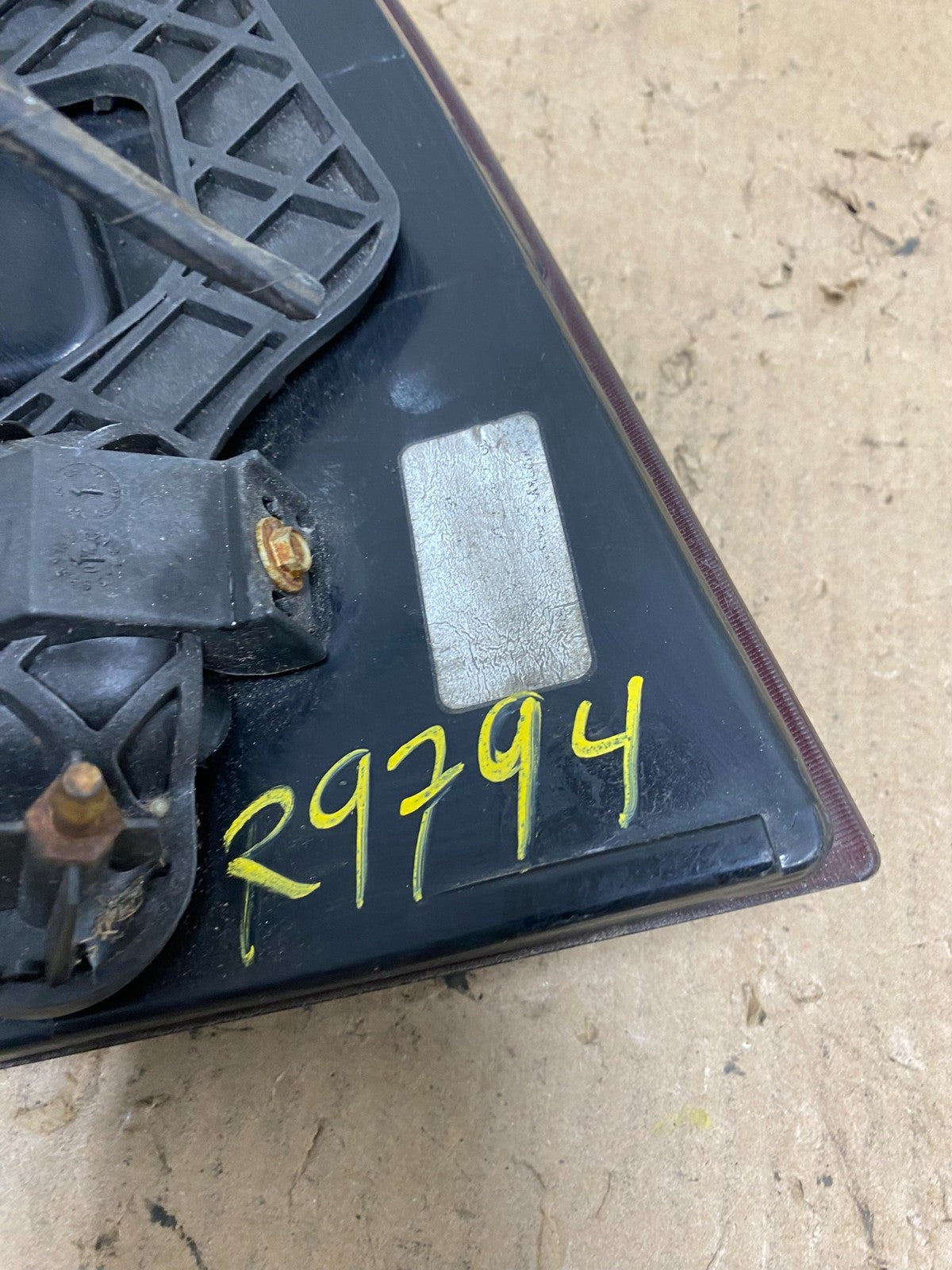 2006 to 2010 Ford Explorer Left Driver Lh Side Tail light OEM R9794 DW7