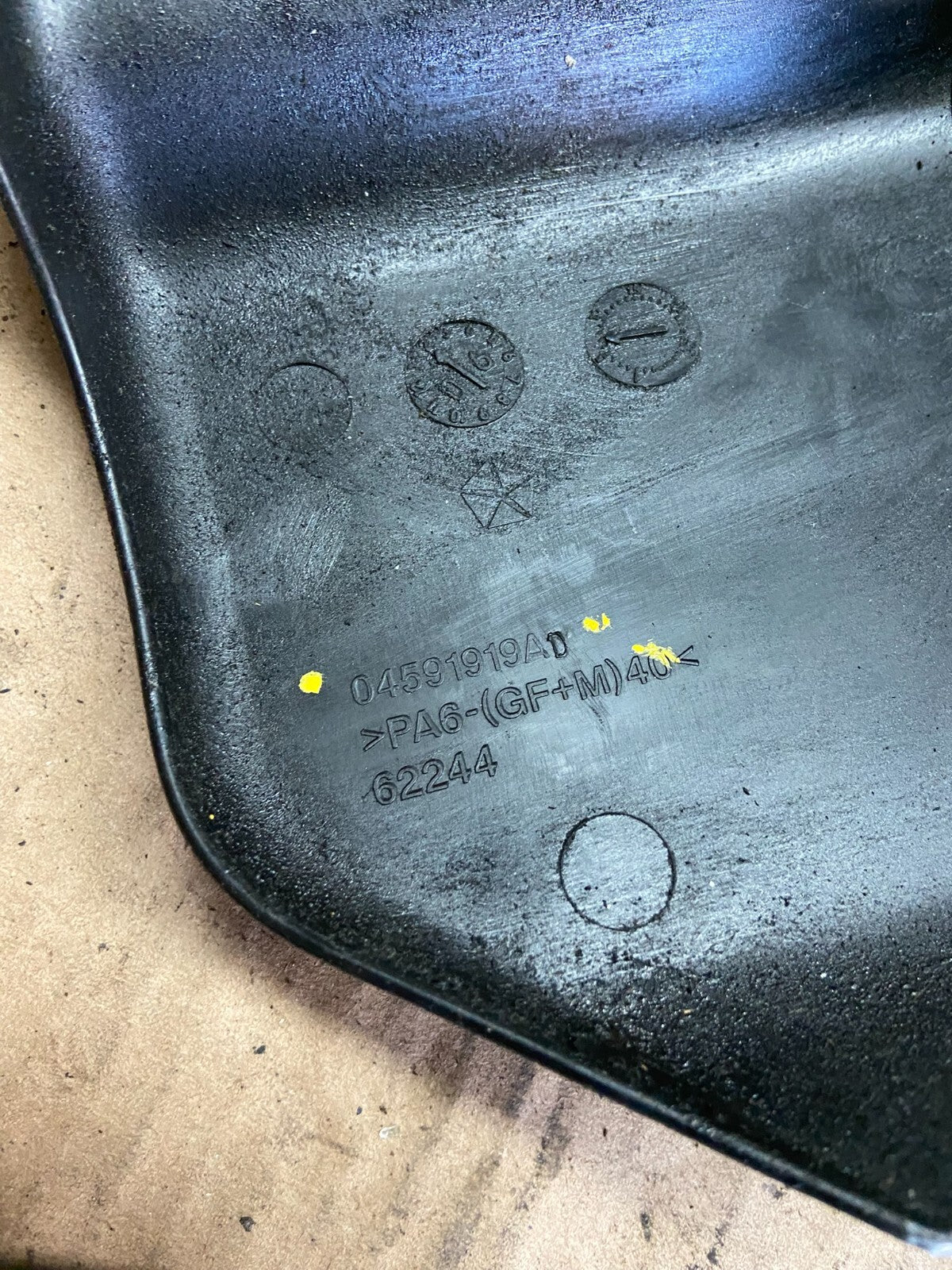 2004 2005 2006 Chrysler Pacifica 3.5L Engine Cover Motor o0899 DG8