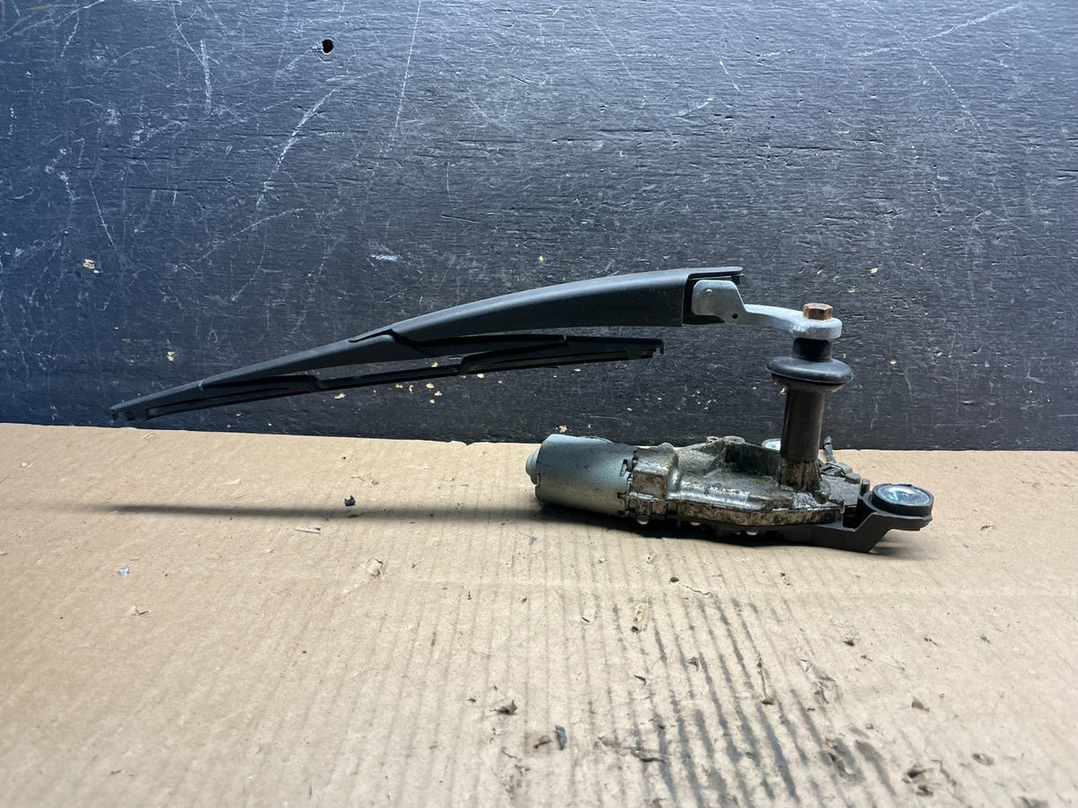 2012 to 2014 Ford Focus Rear Windshield Wiper Motor BV61-17K441-AA U9358 PS3