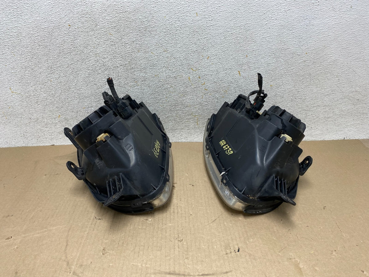 2001-2003 Hyundai Santa Fe Left+Right Headlights Halogen AH6739 DW7