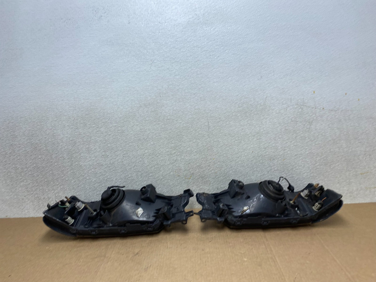 2003 2004 Subaru Forester Left+Right Headlights Halogen W8478 DW11