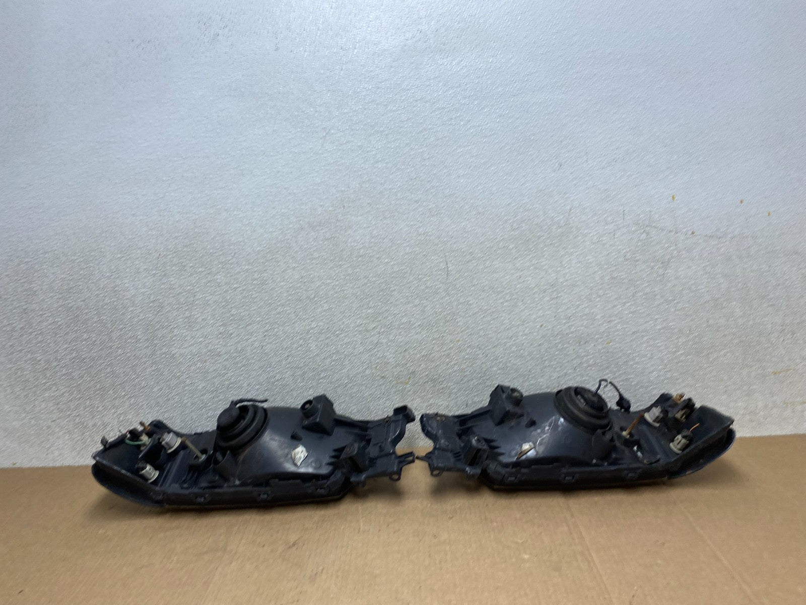 2003 2004 Subaru Forester Left+Right Headlights Halogen W8478 DW11