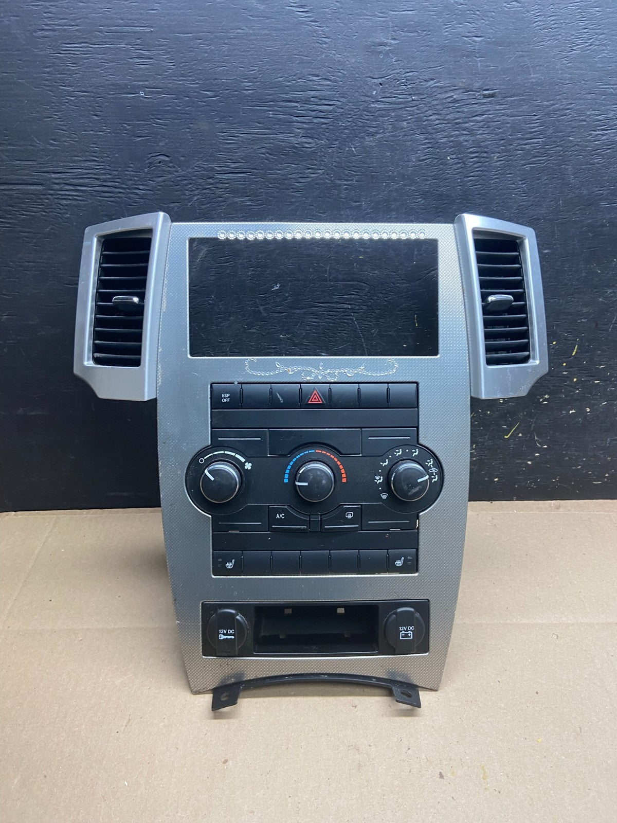 2008 2009 2010 Jeep Commander Grand Cherokee A/C Climate Control Bezel t9157 DG0