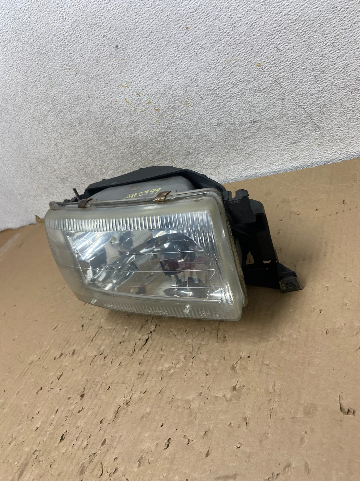 1996 to 1998 Mercury Villager Right Passenger Rh Halogen Headlight AH2799 DG2