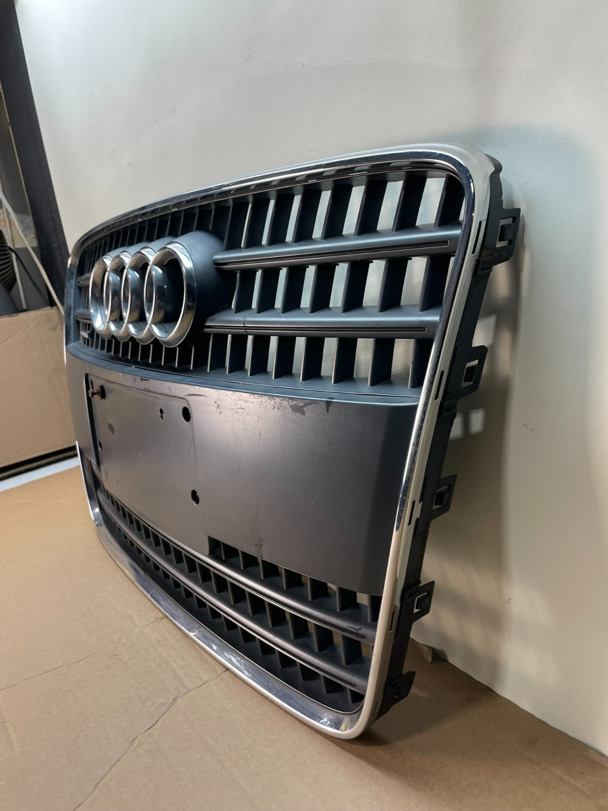 2007 2008 2009 Audi Q7 Front Upper Grill Grille AH8837 DG1