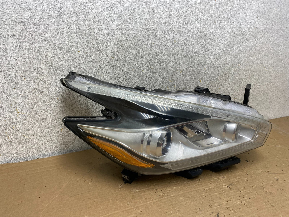 2015 to 2018 Nissan Murano Headlight Right Passenger RH AH8987 DW1