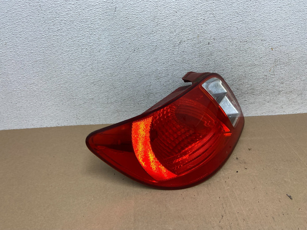 2006 to 2011 Kia Rio Sedan Left Driver LH Side Tail Light AE4934 DG2