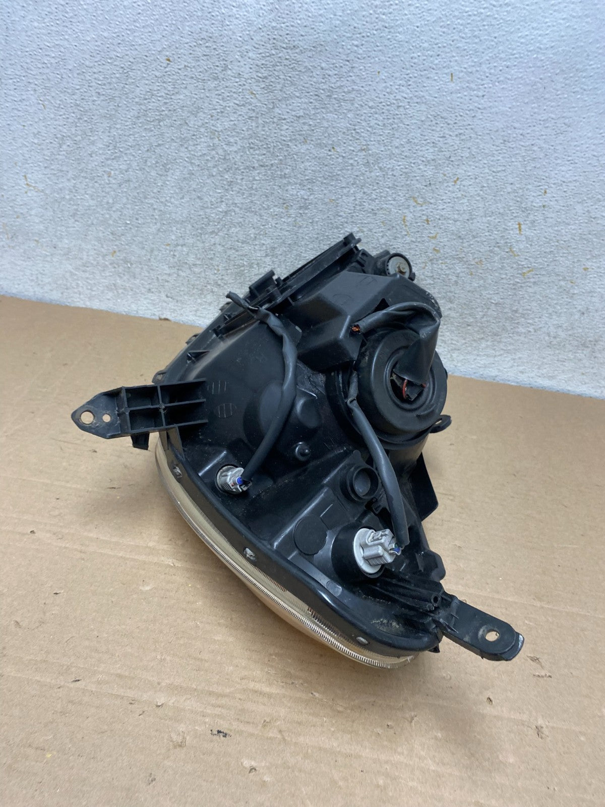 2004 2005 Toyota Rav4 Right Passenger RH Side Headlight Halogen AH9429 DW6