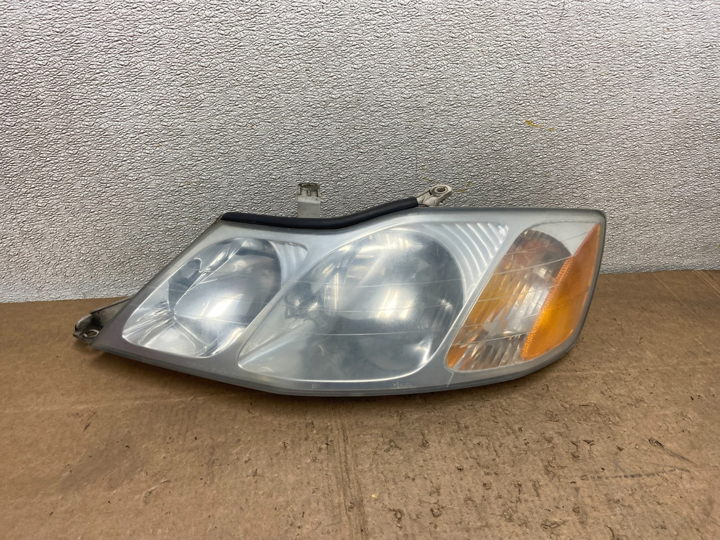 2000 to 2004 Toyota Avalon Halogen Left Driver LH Headlight Oem Y7068 DW0