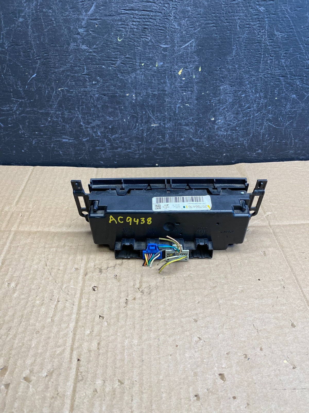 2007 - 2009 Chevrolet Silverado Gmc Sierra A/C Heater Climate Control ac9438 DG3