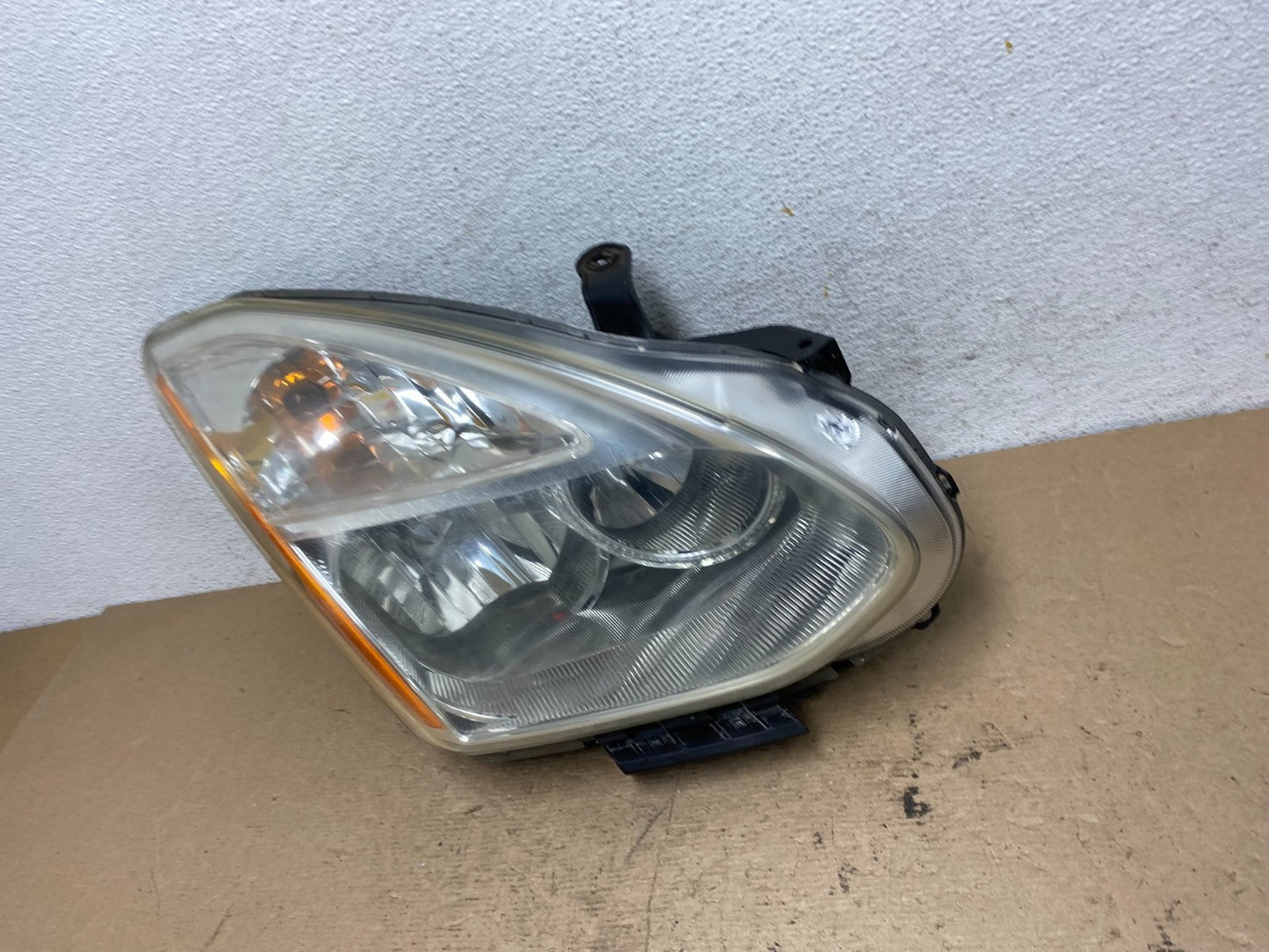 2009-2013 Nissan Rogue Right Passenger Xenon HID Headlight AF5694 DW1