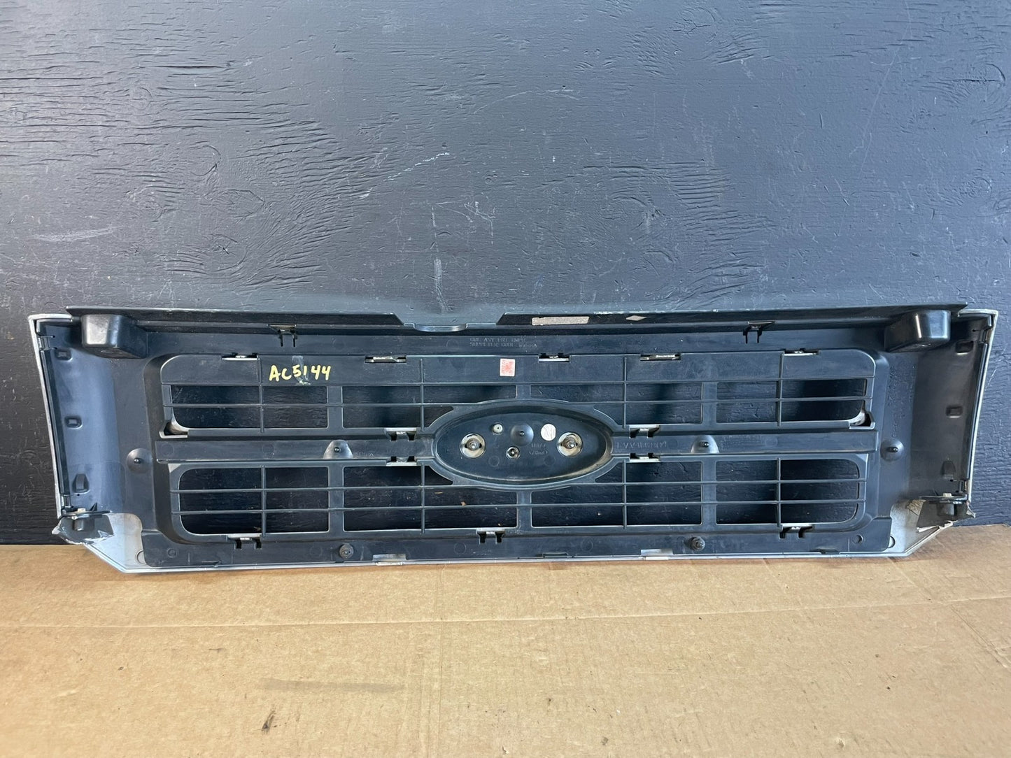 2008 to 2012 Ford Escape Front Upper Grill Grille AC5144 DG3