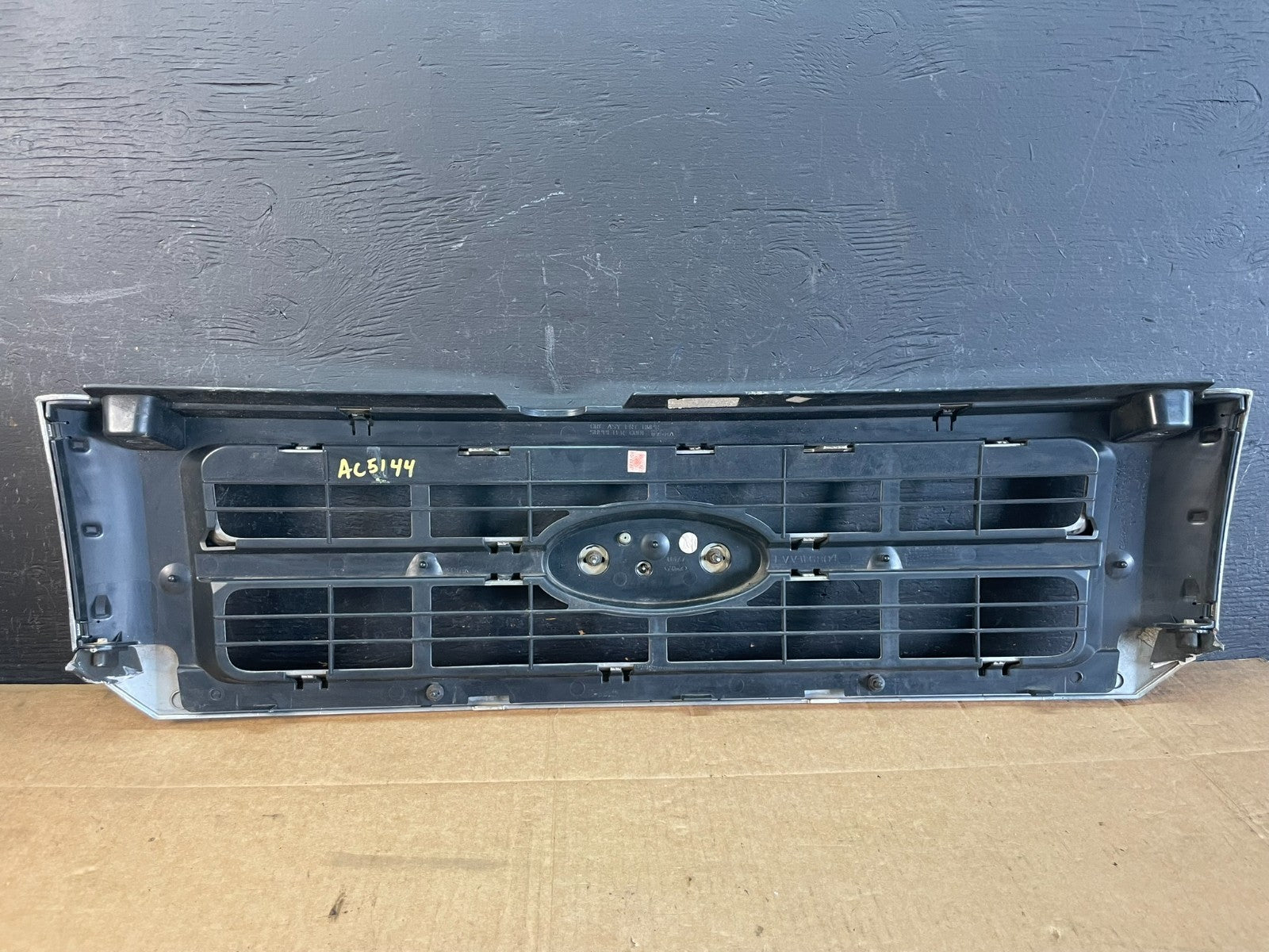 2008 to 2012 Ford Escape Front Upper Grill Grille AC5144 DG3