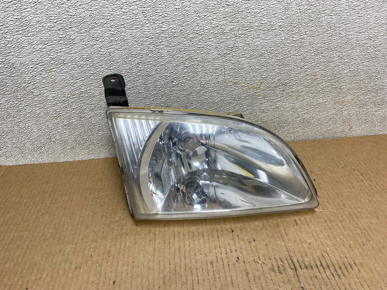 2001 2002 2003 Toyota Sienna Right Passenger Rh Side Headlight Halogen W3834 DW0