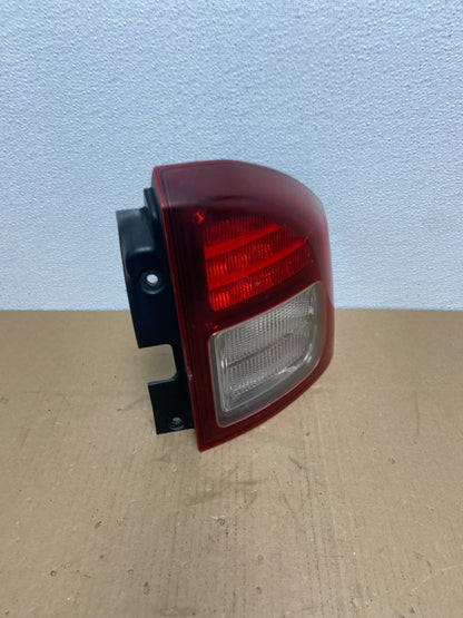 2014 - 2017 Jeep Compass Right Passenger Side Tail Light AB6421 DW2