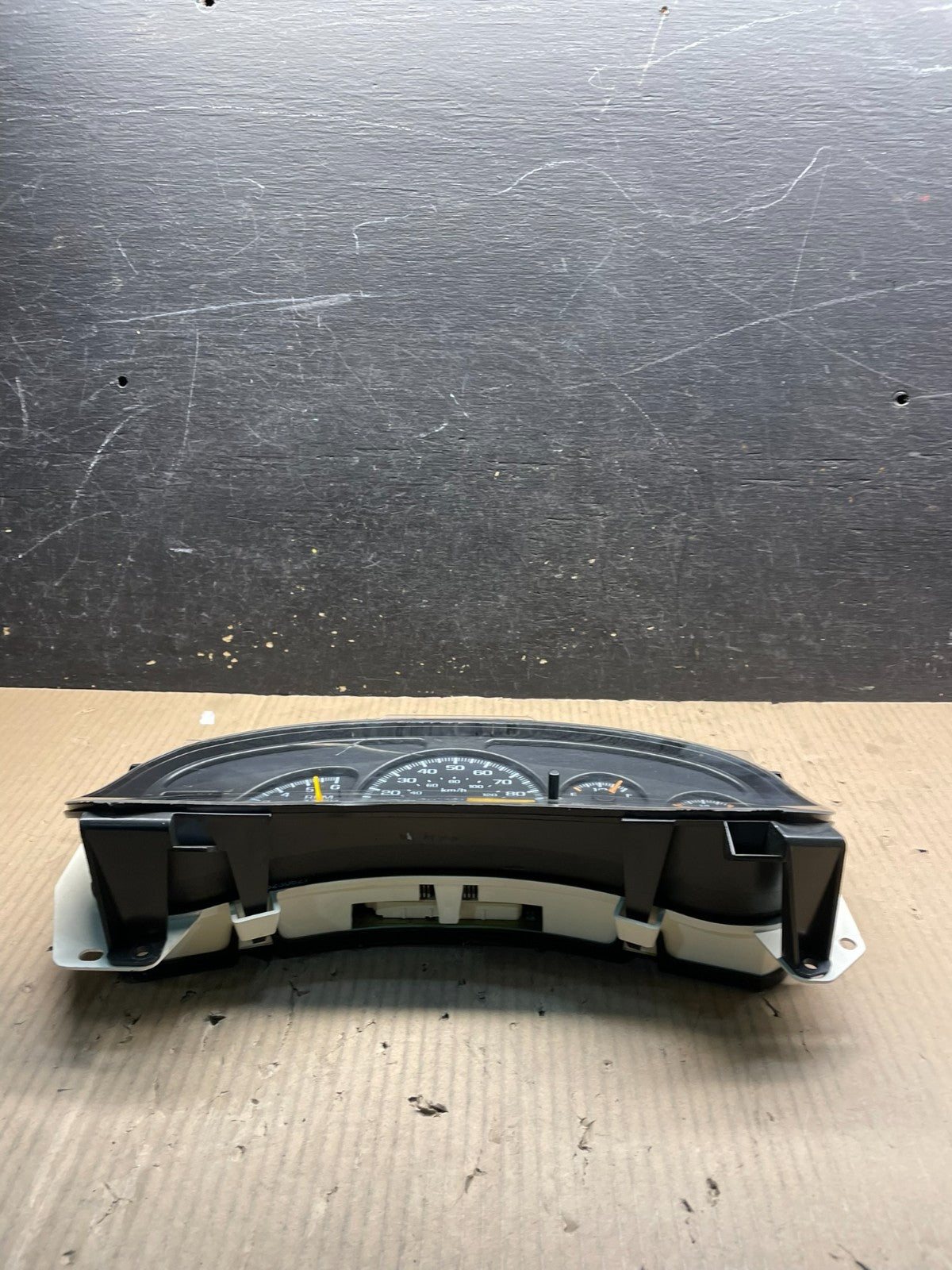 2002 GMC Yukon Speedometer Cluster Gauge Oem X0817 DG2