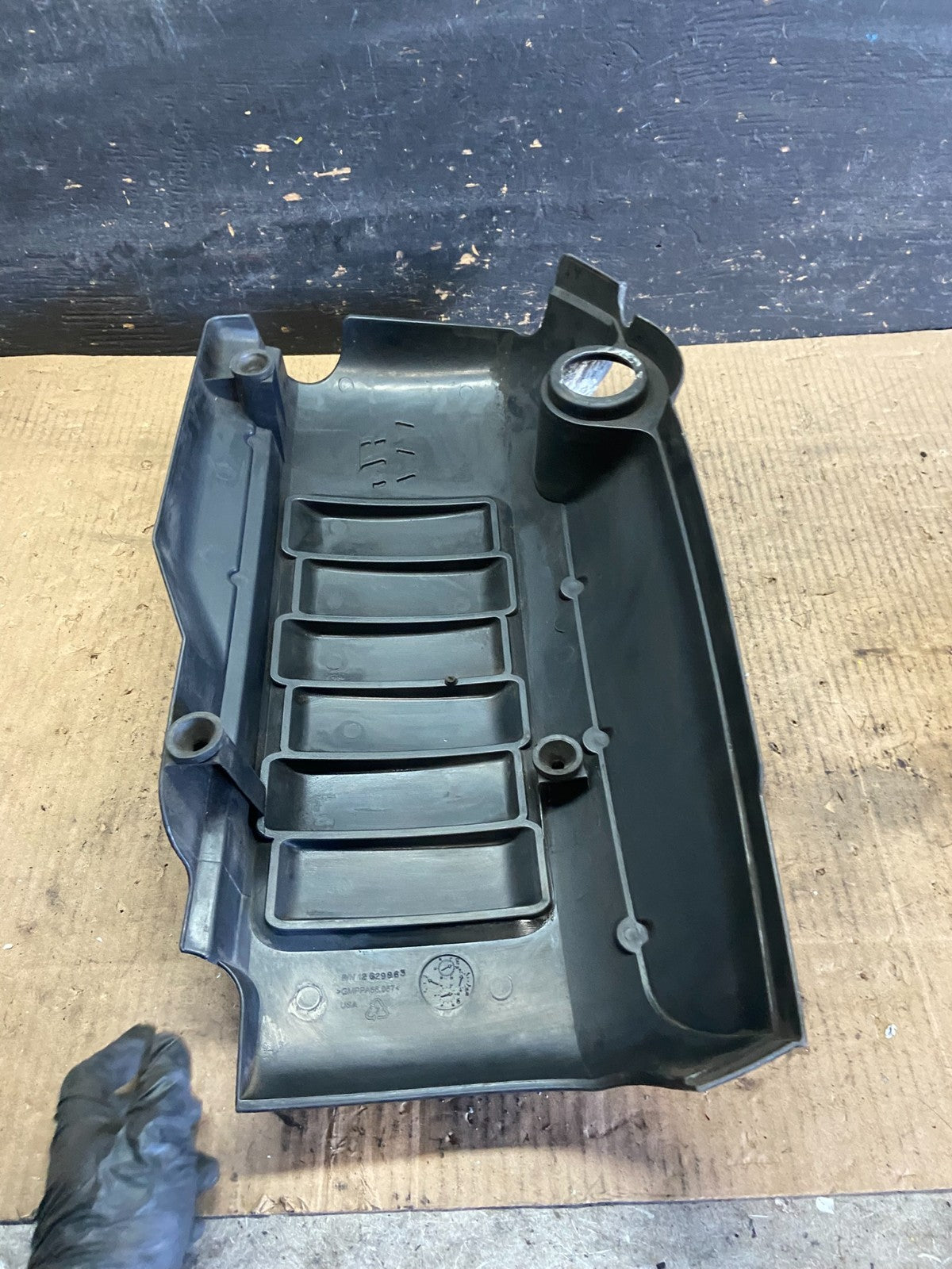 2007 to 2008 GMC Acadia 3.6L VVT Engine Cover Shield OEM R7115 DG7