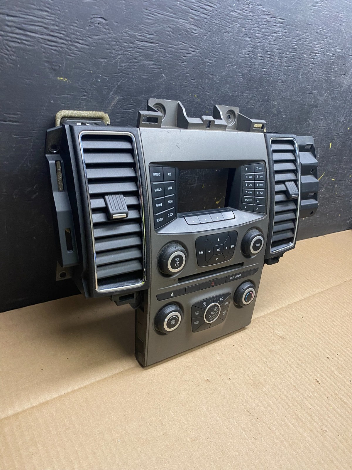 2010-2012 Ford Taurus Front Center Console Climate Radio Control Panel U5877 DG2