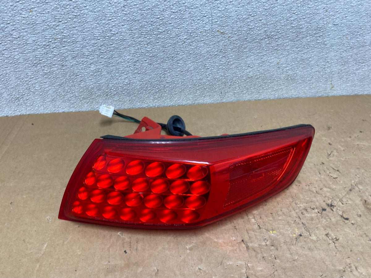 2003 to 2008 Infiniti FX35 FX45 Right Passenger RH Side Tail Light V5176 DW0
