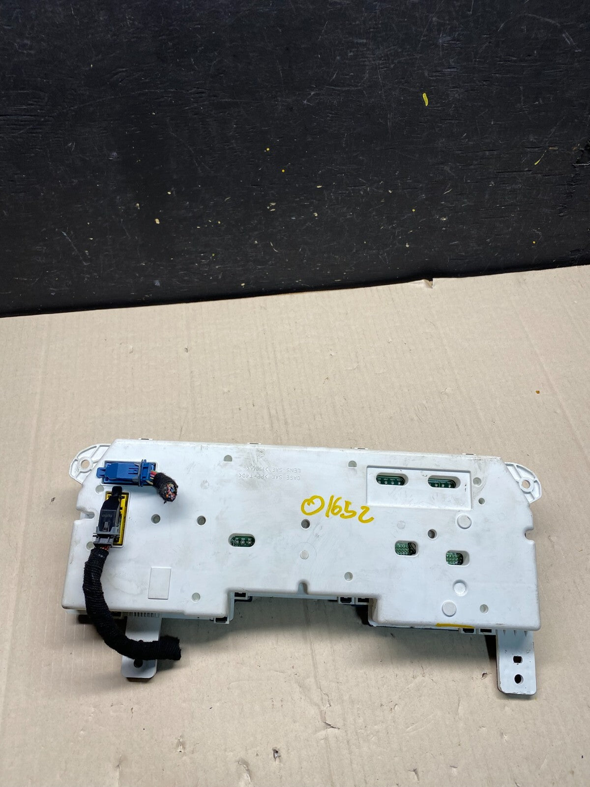 2005 to 2006  Lincoln Navigator Speedometer Gauge Cluster 6L7T-10849-AC O1652 DG5