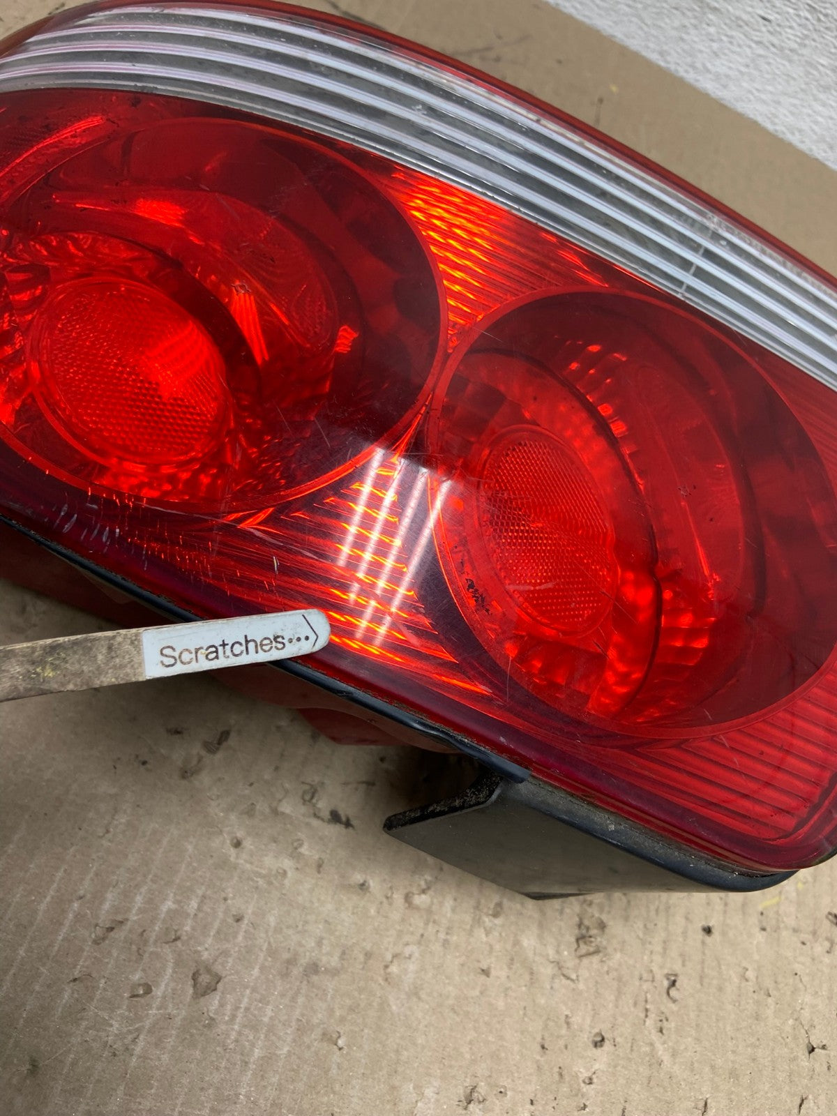 2002 - 2005 Hyundai Sonata Right Passenger RH Side Tail Light AF6991 LK3