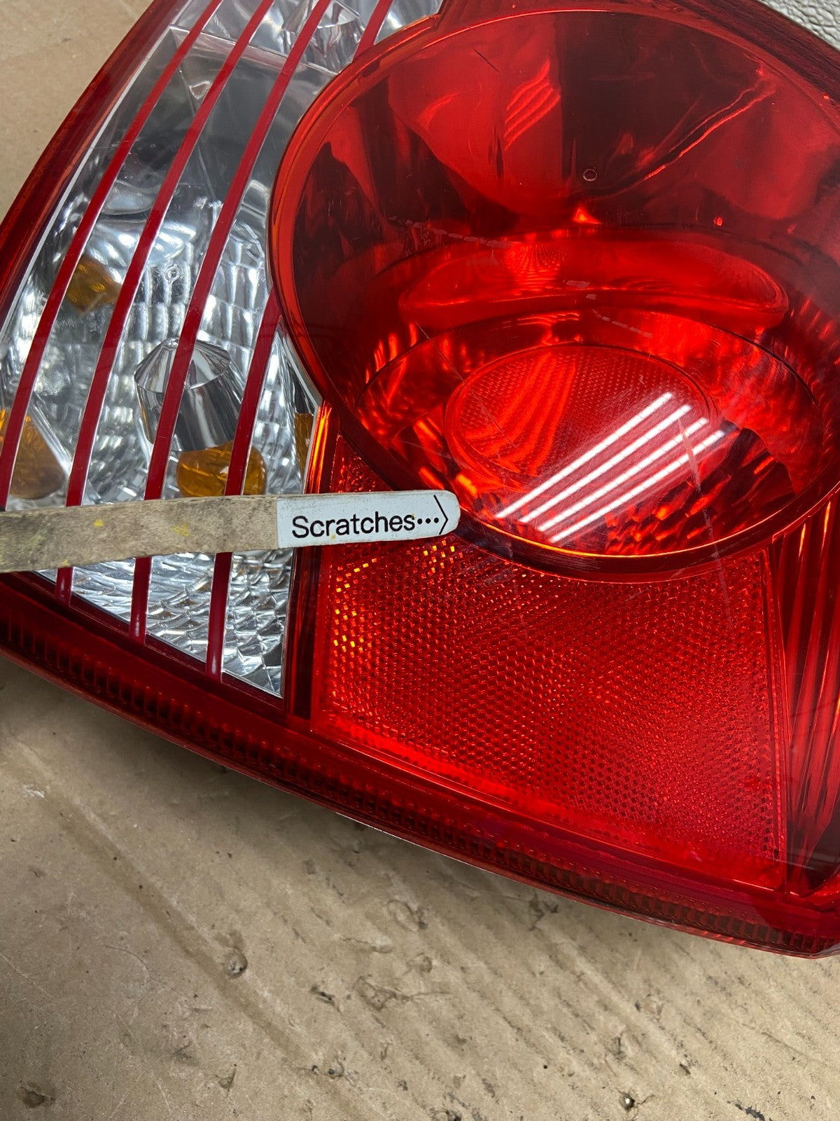 2004 2005 2006 Hyundai Elantra Sedan Right Passenger Tail Light OEM AA9369 LK3