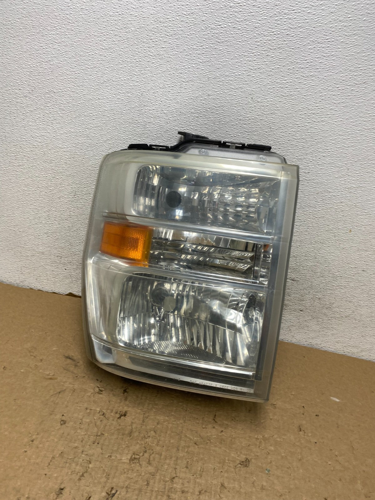 2008-2014 Ford Econoline E150 E250 E350 Right Passenger Headlight AF8197 DW0