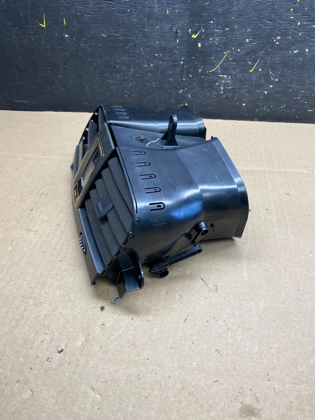 2007 to 2009 Cadillac SRX Front Center Dash Clock Air Vent t9271 DG2
