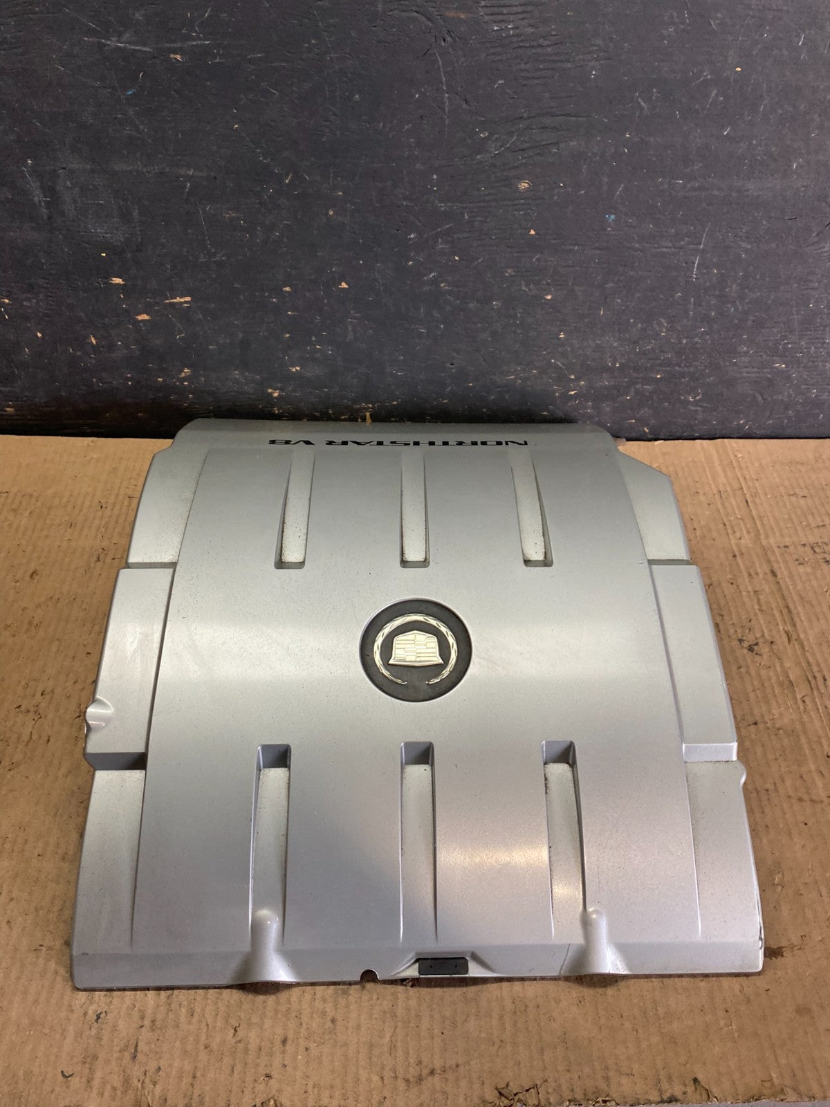 1997 to 2004 Cadillac Deville Seville Northstar Engine Motor Cover Q0428 DG1