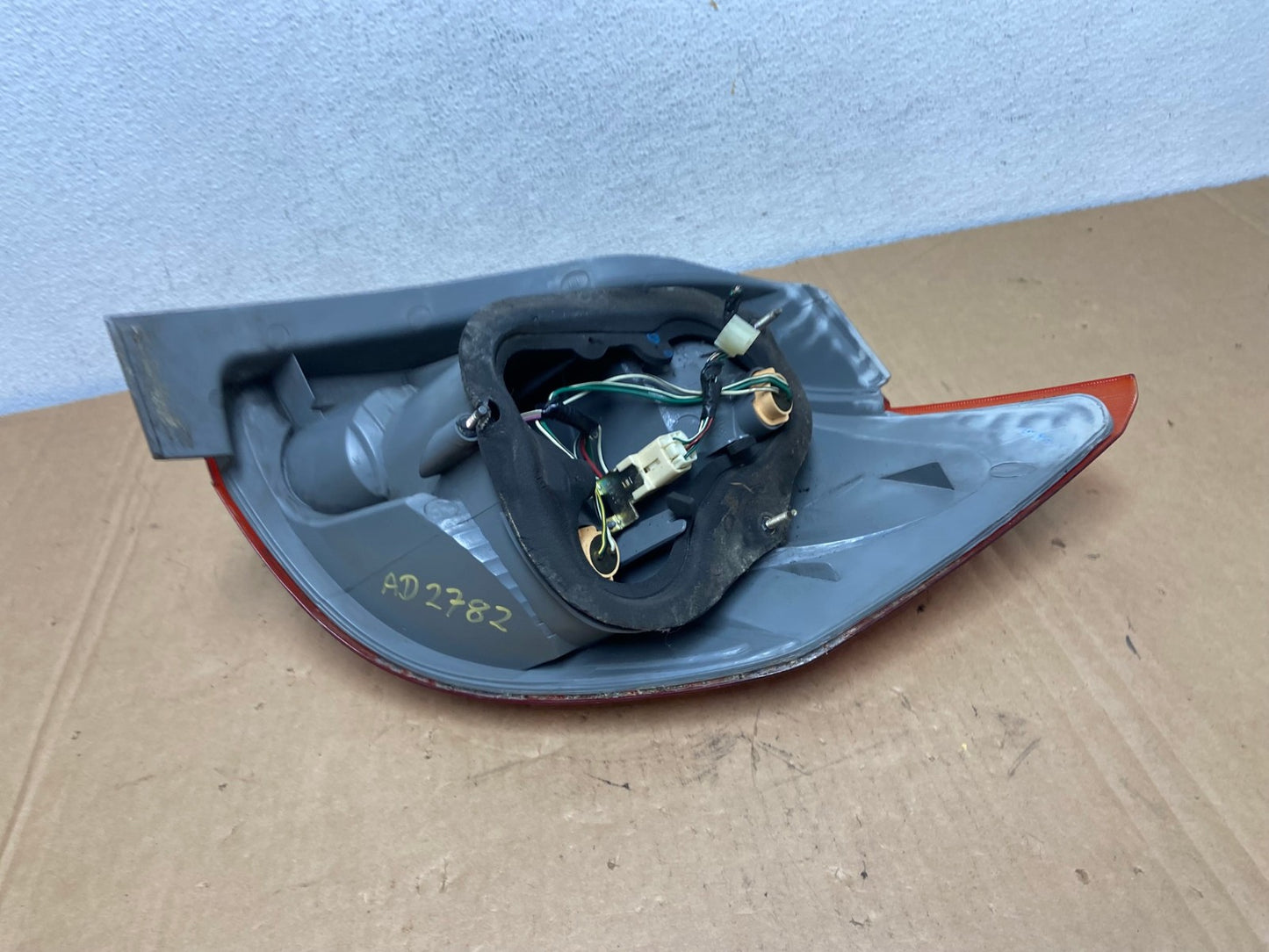 2003-2004 Toyota Matrix Left Driver LH Side Tail Light AD2782 LK6