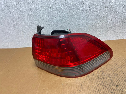 2001 to 2002 Honda Accord Sedan 4door Right Passenger Tail Light AE1520 LK0