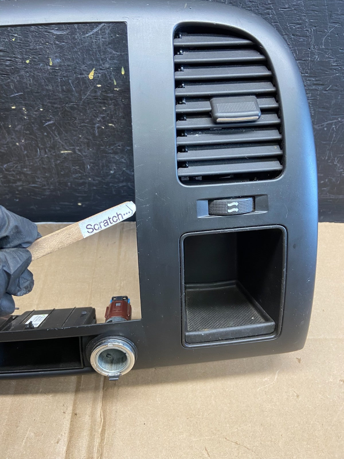 2007 to 2014 Silverado Sierra Center Console Radio Bezel Air Vents ad7129 DG3