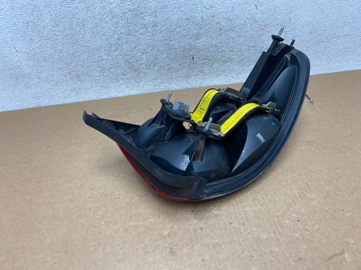 1995 to 2000 Dodge Stratus Right Passenger Rh Side Tail Light AI3352 LK3