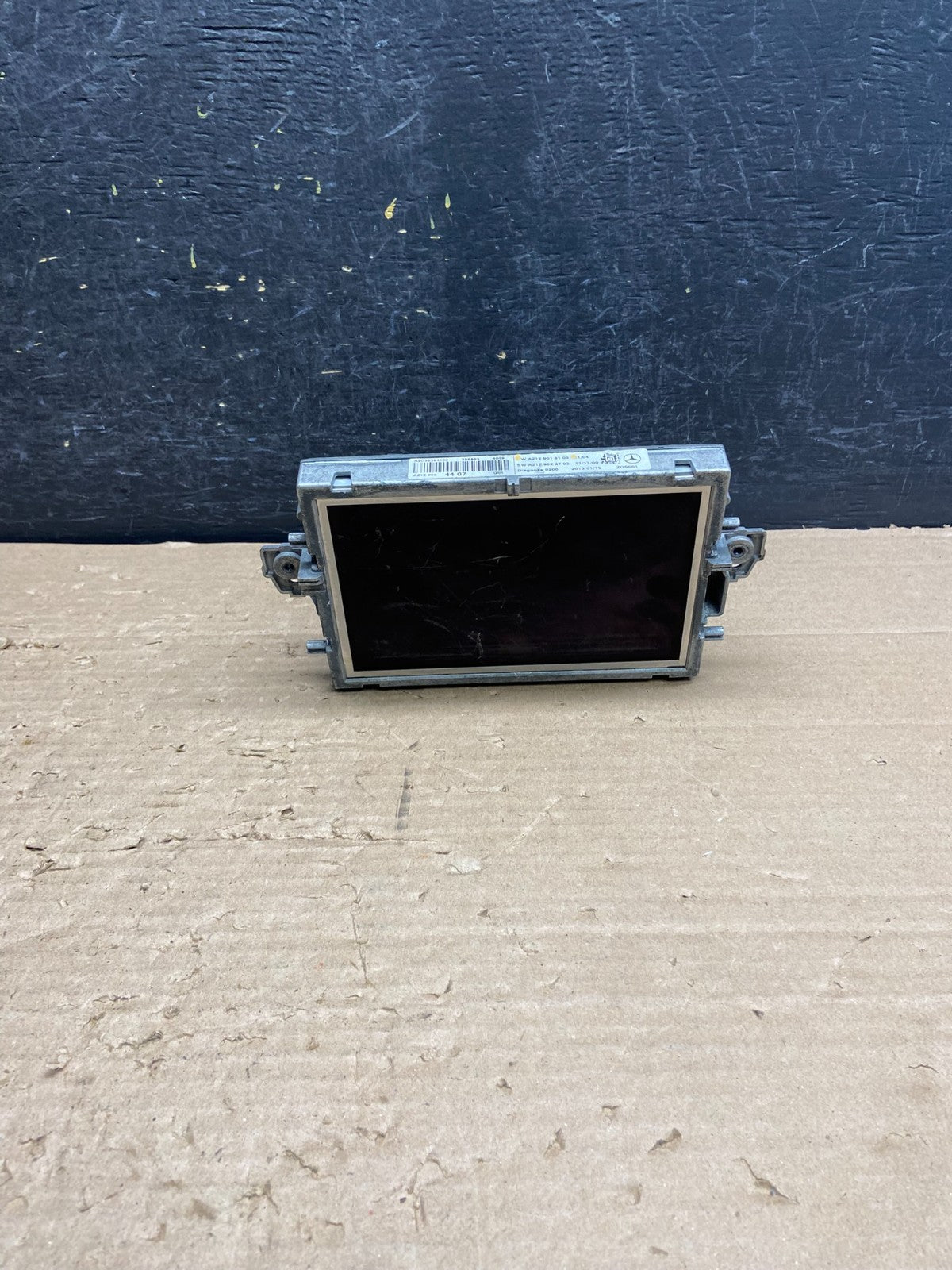 2010 to 2013 Mercedes W212 E350 Information Navigation Display Screen AG8606 DG0