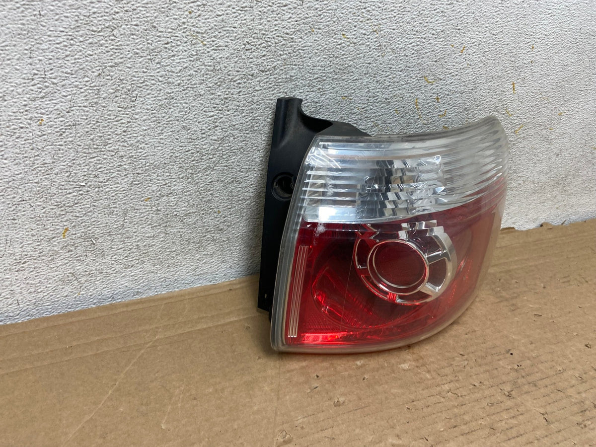 2007 to 2012 GMC Acadia Halogen Tail Light Right Passenger RH Side AH8548 LK1
