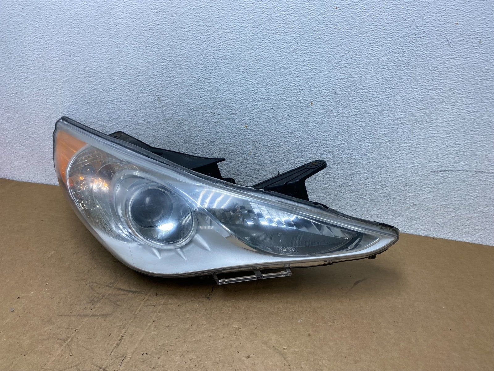 2011 - 2014 Hyundai Sonata Right Passenger Rh Side Headlight Halogen AD6336 DW1