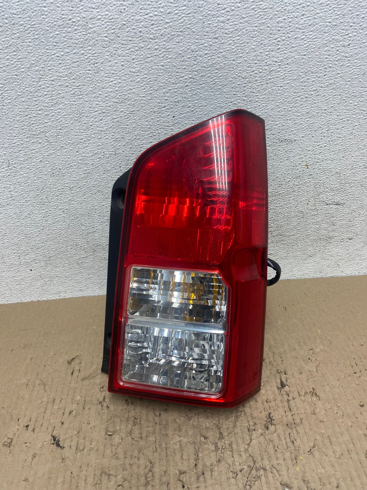 2005 to 2012 Nissan Pathfinder Right Passenger RH Side Tail Light AF7132 LK0