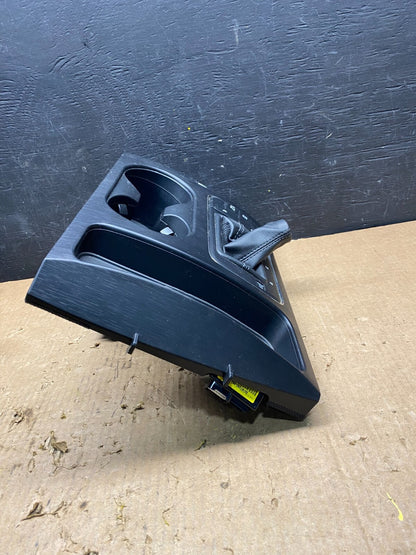 2015-2018 Kia Sedona Console Cover Shifter Lever B3521-505115 Cup Holder H21493