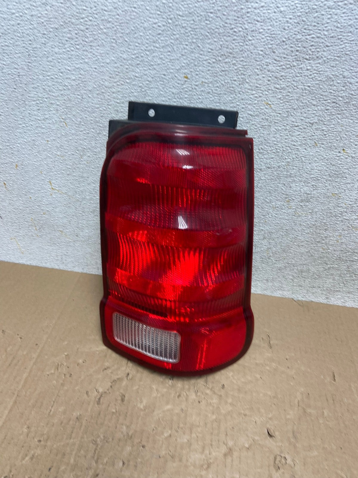 2001 - 2003 Ford Explorer Sport Right Passenger RH Tail Light AI1289 LK0
