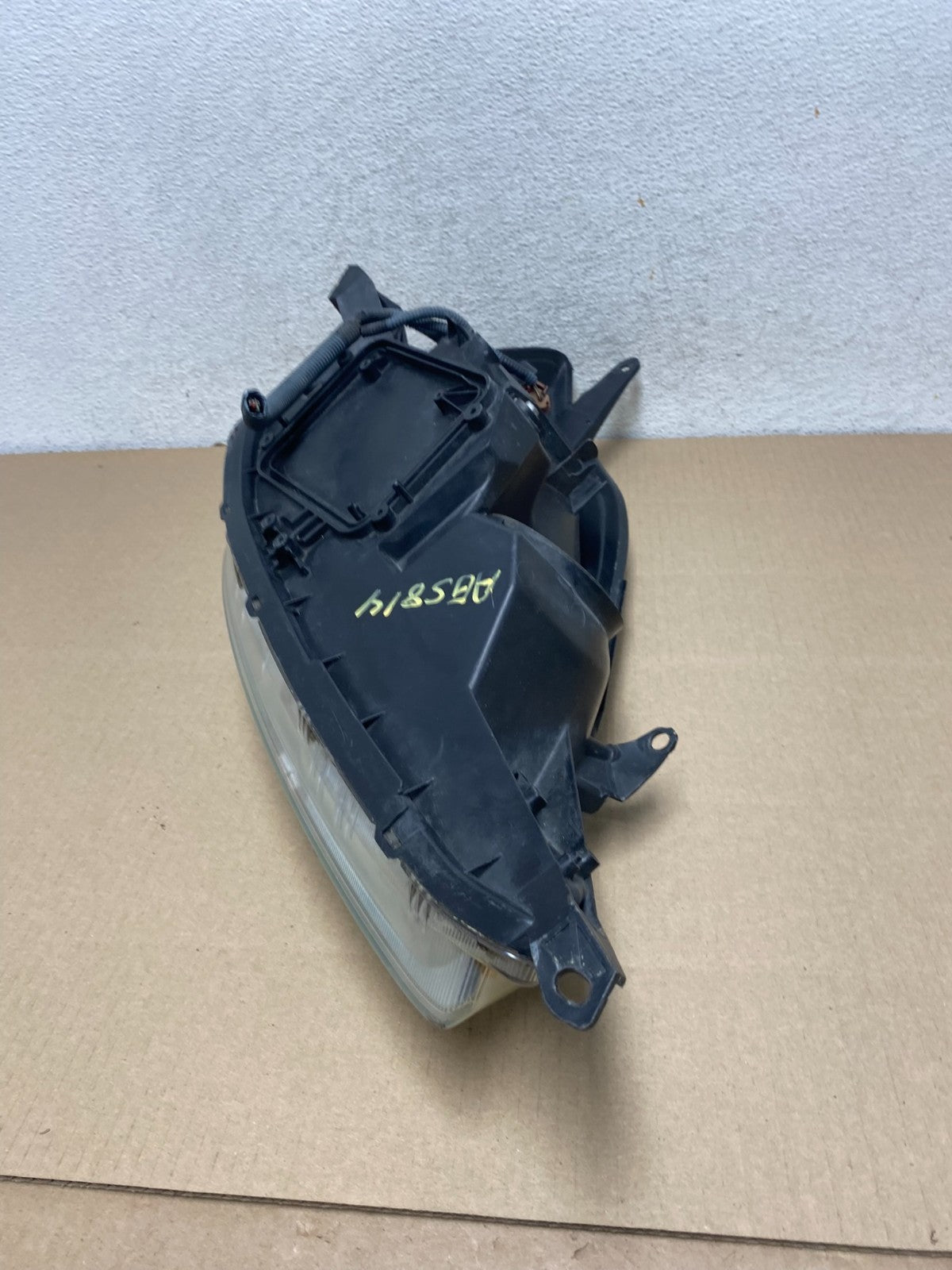 2004-2005 Toyota Sienna Left Driver LH Side Halogen Headlight AG5814 DW7