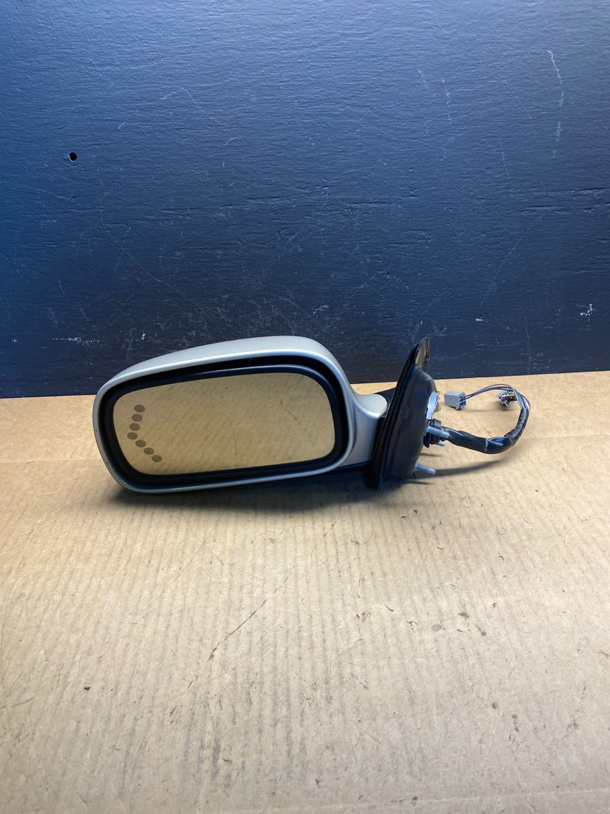 2009 to 2011 Buick Lucerne Left Driver LH Side View Door Mirror OEM AC2865 DW5