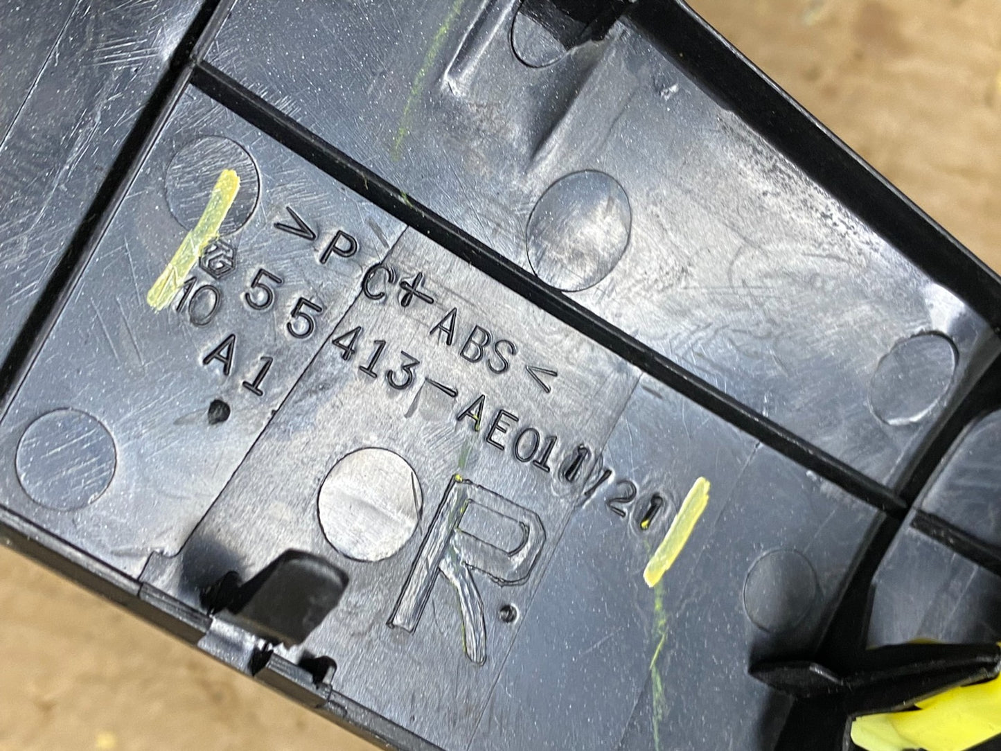 2004 to 2010 Toyota Sienna Right Side Radio Switches Bezel Trim Z4452  DG4