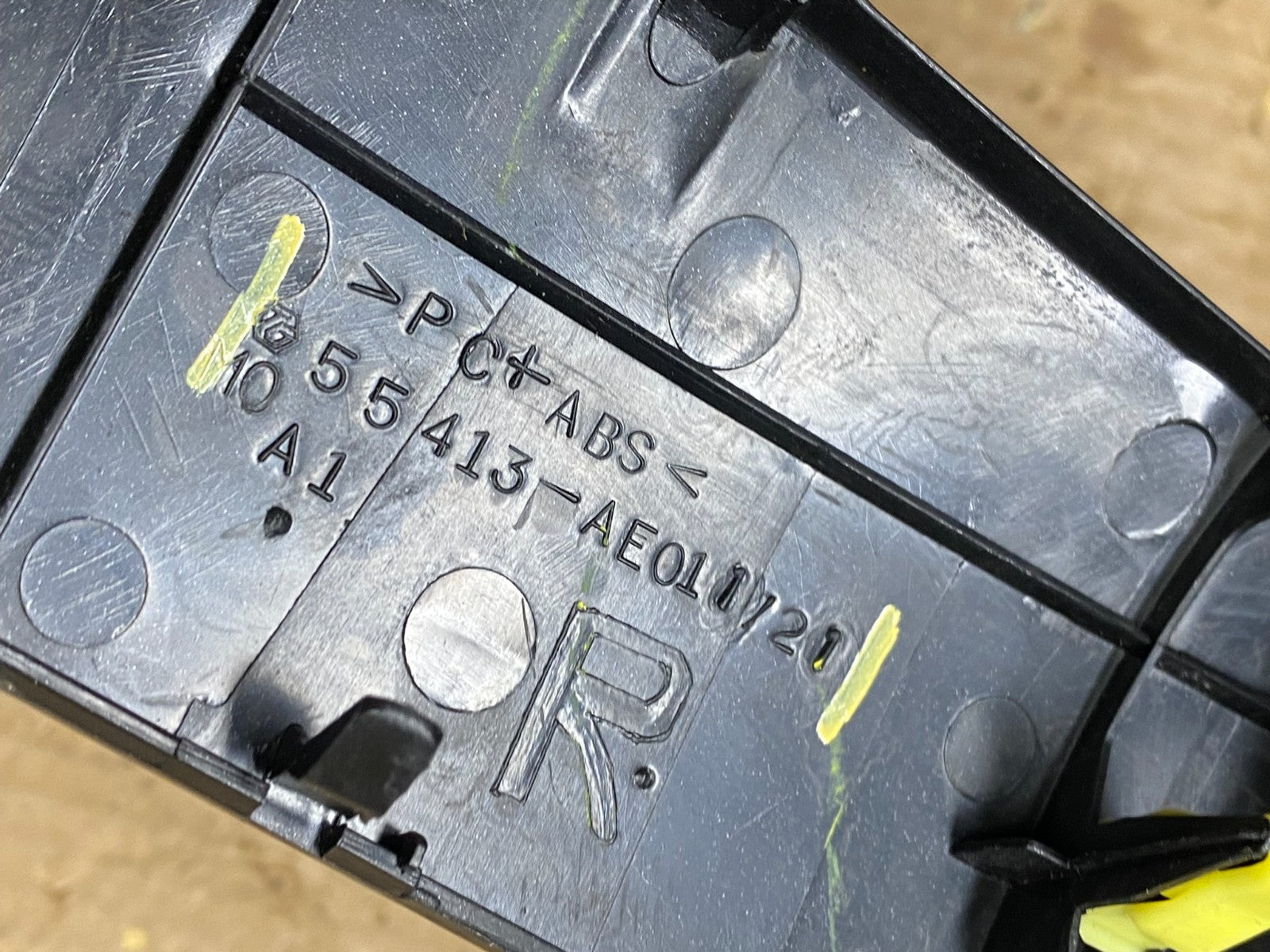 2004 to 2010 Toyota Sienna Right Side Radio Switches Bezel Trim Z4452  DG4