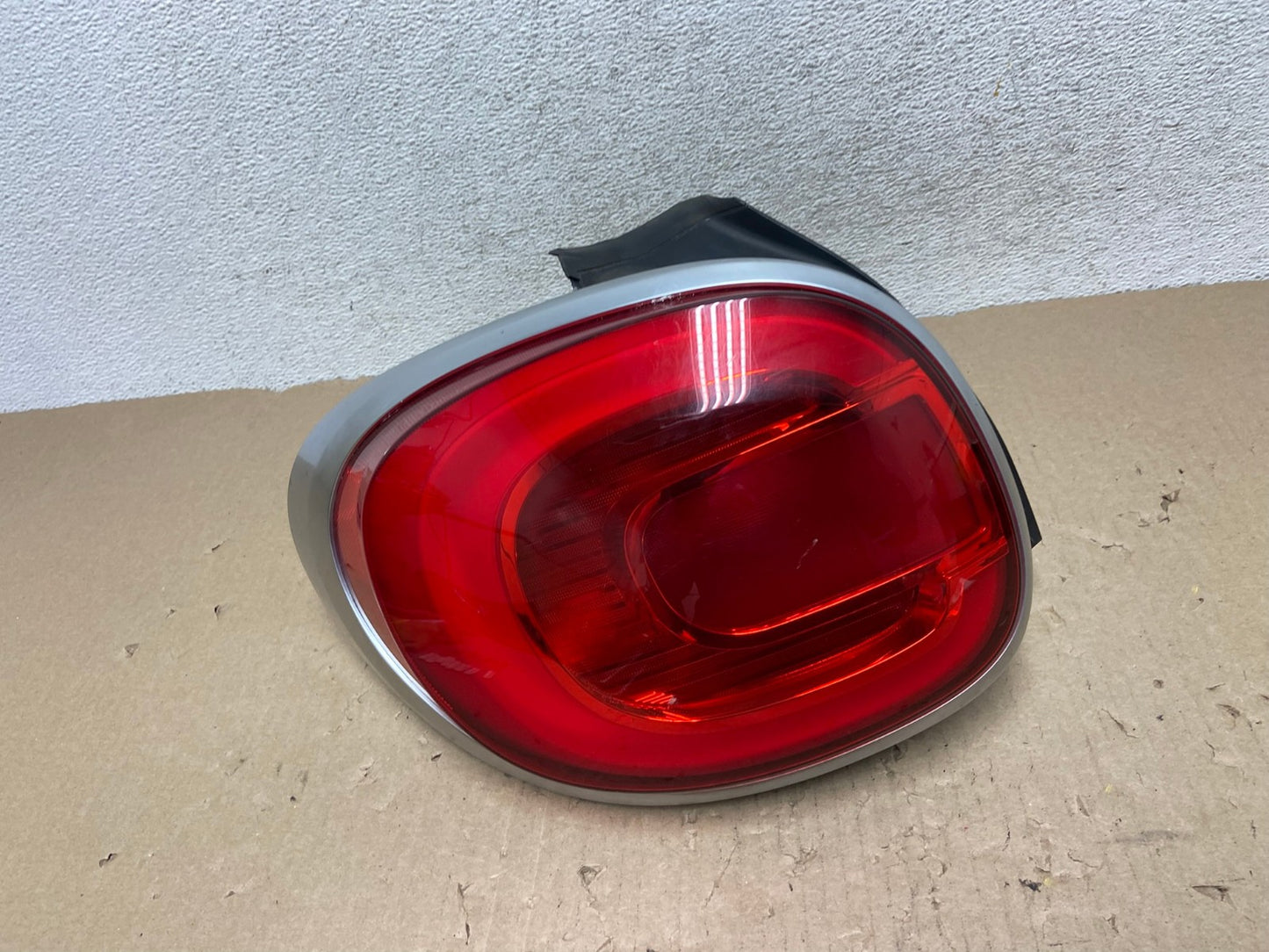 2014 to 2017 Fiat 500L Left Driver LH Side Tail Light AG6993 LK0