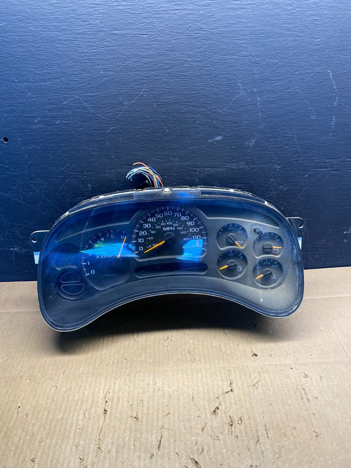 2003 to 2006 Chevrolet Silverado Yukon Cluster Gauge Speedometer AD1668 DG0